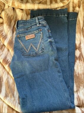 Wrangler Retro Women's Medium Blue Boot Cut Jeans